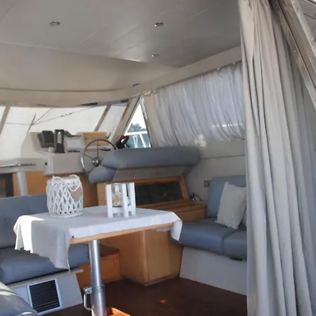 Cala 2 Botel *