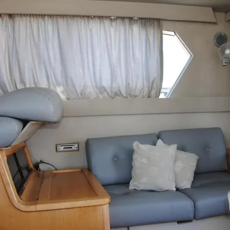 Cala 2 Botel