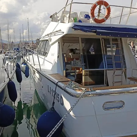 Botel Cala 2